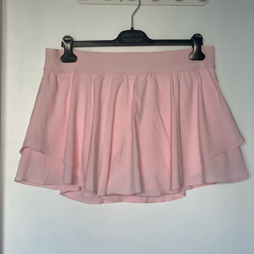 Lululemon Court Rival HR Skirt - Strawberry Milkshake NWOT